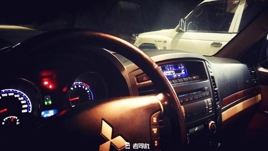 三菱帕杰罗和普拉多比试越野,三菱帕杰罗越野对比丰田霸道