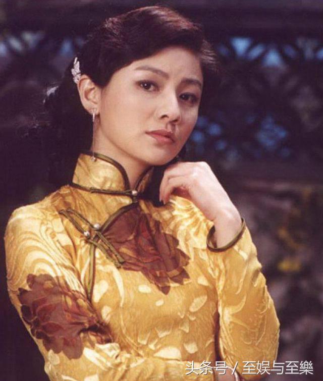 23岁成央视主播,23岁做婚礼主持人