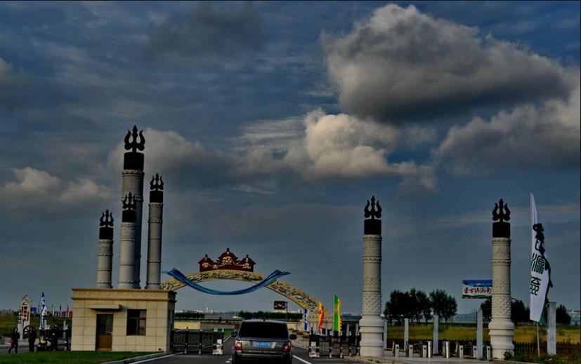 带着漂亮女友逛鄂尔多斯蒙古源流