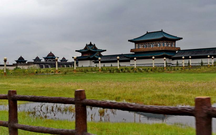 带着漂亮女友逛鄂尔多斯蒙古源流