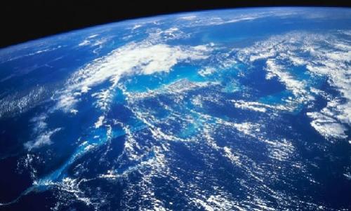 蓝海战略指跨越现有竞争边界,蓝海战略中的红海指什么