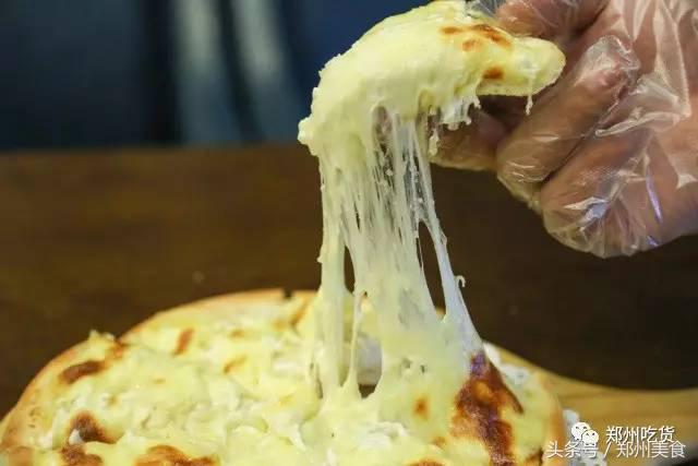 郑州东区萌猫主题披萨小店，铲屎官快来这吸猫了！