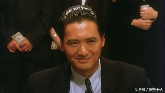 如何抿嘴笑显得自然,抿嘴笑怎么笑才好看