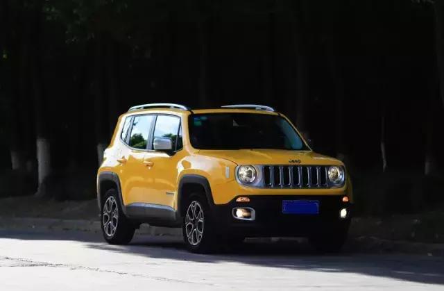 jeep自由侠2.09at油耗,jeep自由侠四驱雪地测评