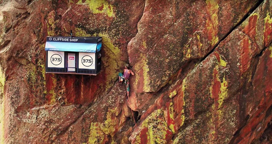 相当惊悚！这3家开在悬崖的店，睁眼就是万丈深渊！你敢去吗？