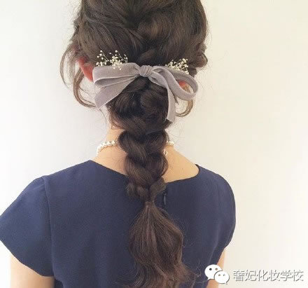 秋天适合戴帽子的编发教程中长发,适合秋天的新中式简单编发