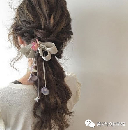 秋天适合戴帽子的编发教程中长发,适合秋天的新中式简单编发