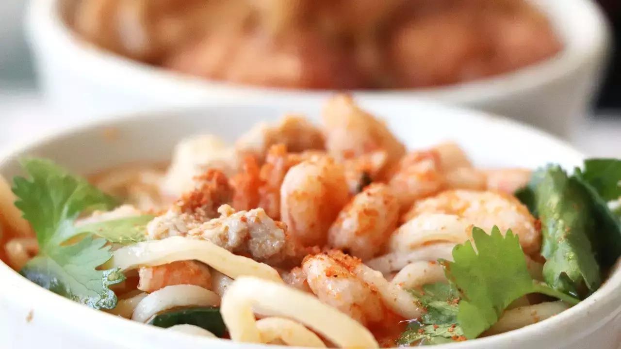 百万厦门人夏天最惦记的一碗面！一锅虾汤熬了20年！