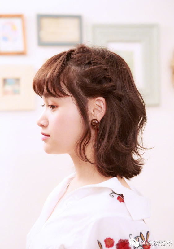 秋天适合戴帽子的编发教程中长发,适合秋天的新中式简单编发