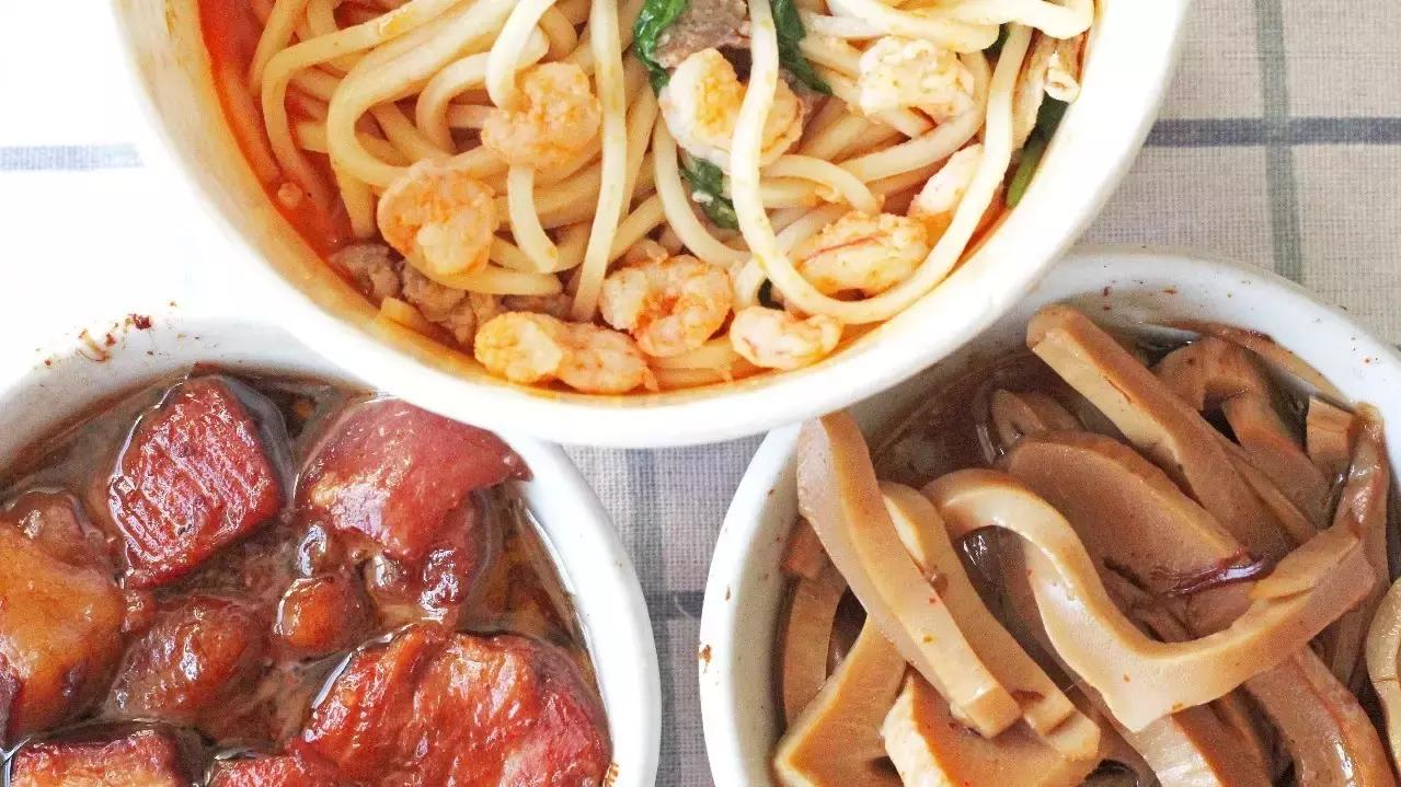 百万厦门人夏天最惦记的一碗面！一锅虾汤熬了20年！