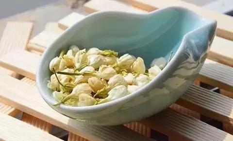 黑头挤出来留下大洞多久可以恢复,黑头挤出来有个大洞多久自然恢复