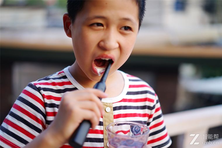 有了它再也不用为刷不干净牙烦恼oralshark声波电动牙刷K117-B