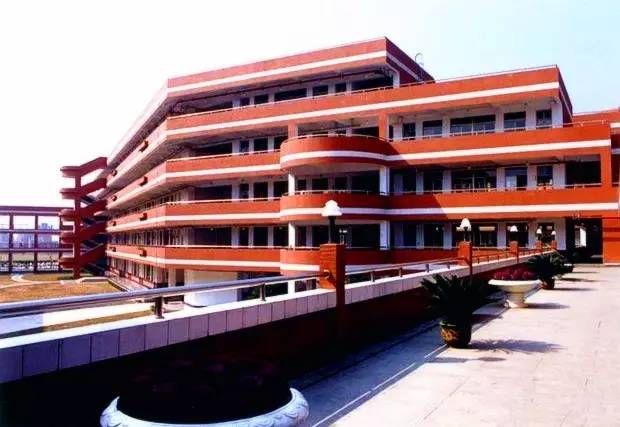 上海被称为模范的学校你知道几所,多所高校被通报批评