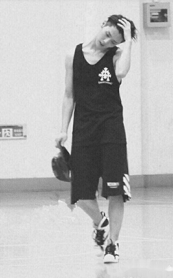 鹿晗有哪些帅气的照片,鹿晗最新惊艳的图片