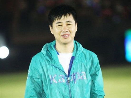 他们是新球迷的引路人五大足球评论员不分伯仲