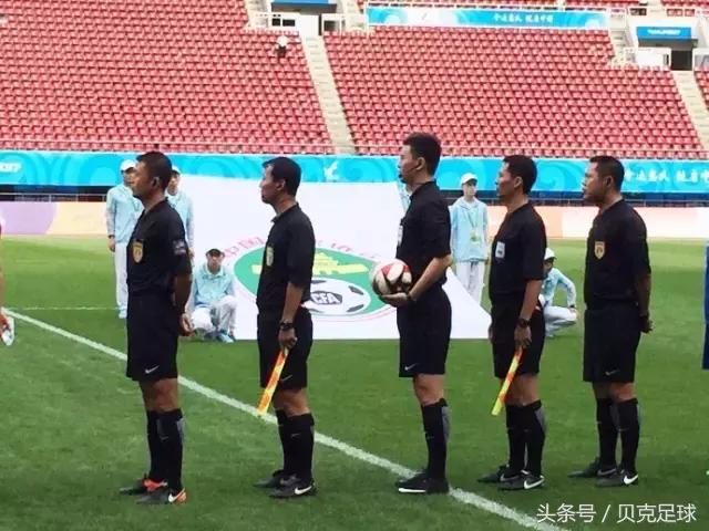 底线裁判吹罚犯规如何换位,底线裁判还有吗