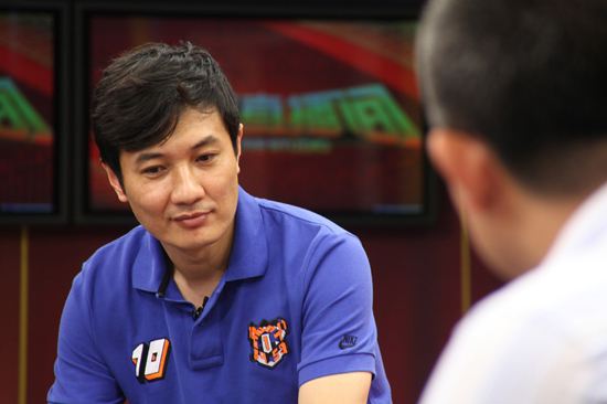 他们是新球迷的引路人五大足球评论员不分伯仲