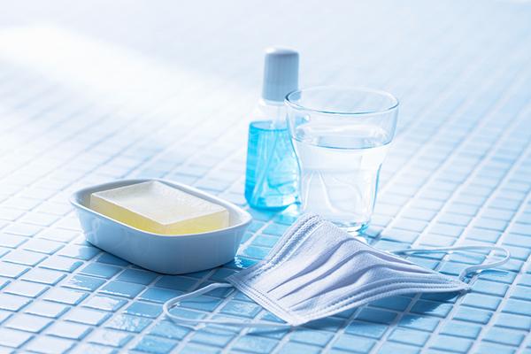 喉咙里经常咳嗽出结石怎么改善,嗓子痒是不是嗓子有结石