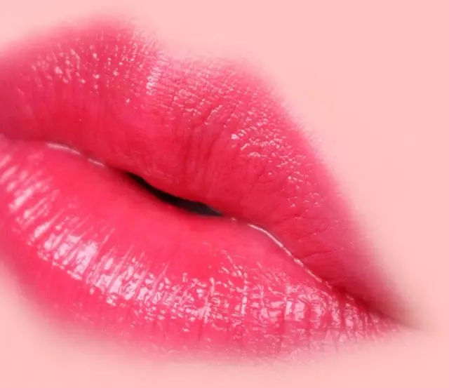 ysl和阿玛尼是一家的吗,ysl阿玛尼是欧莱雅旗下的吗