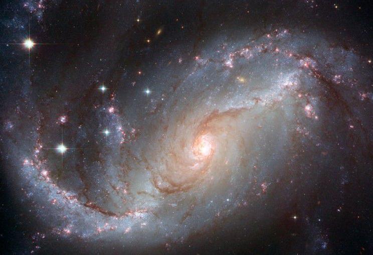 哈勃望远镜和韦伯望远镜哪个厉害,最牛逼的望远镜哈勃望远镜