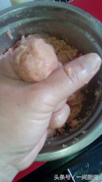 自己做的肉丸子好吃放心,怎样做肉丸子q弹松软入口即化