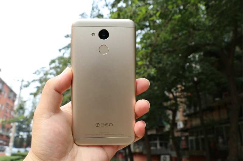 360手机vizza,360vizza手机厚度