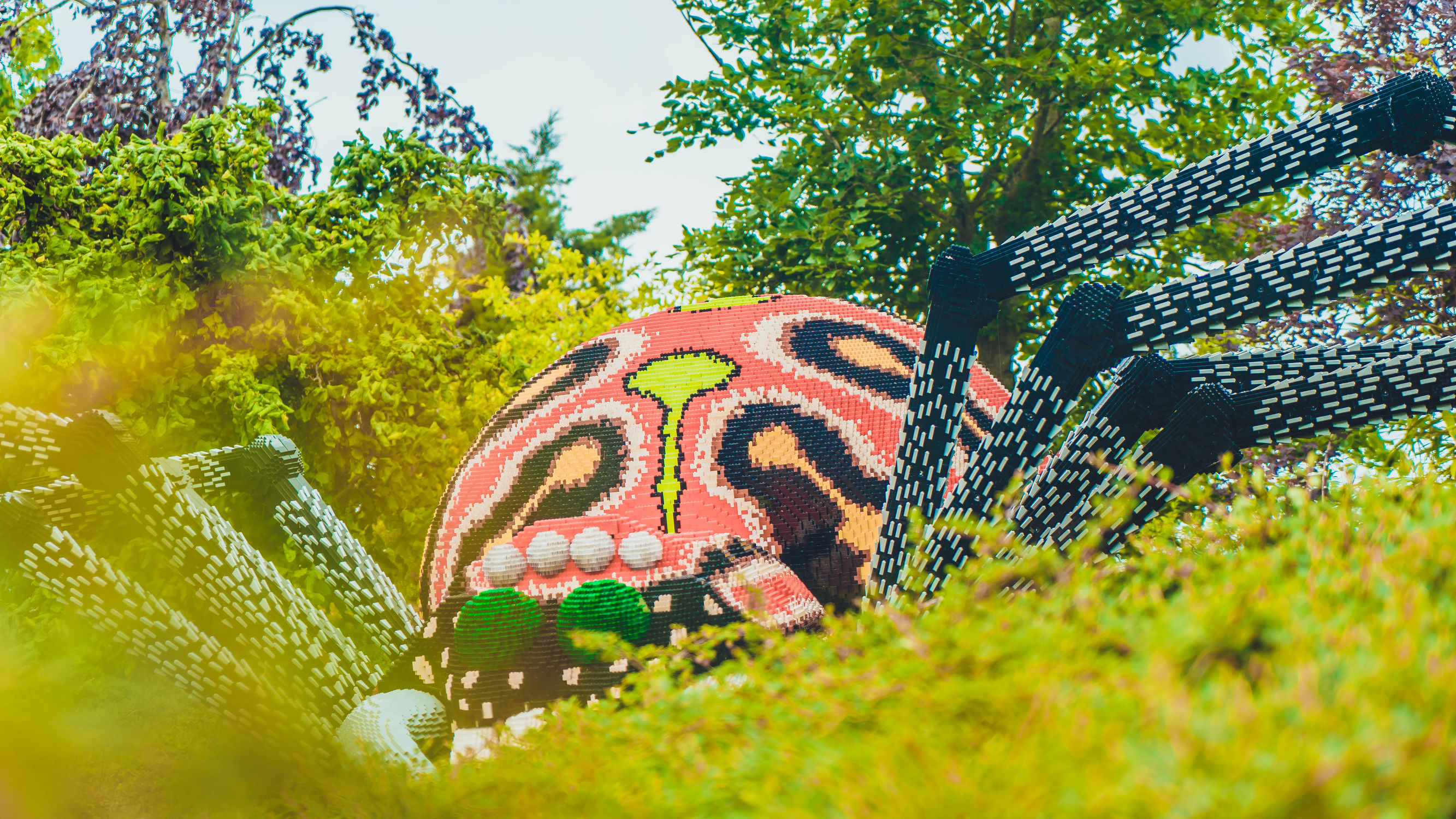 由8块积木拼成的小积木,超级巨型大的游乐场搭建