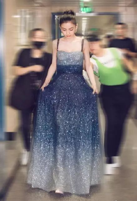 芭莎慈善夜分析,芭莎慈善夜明星服装评价