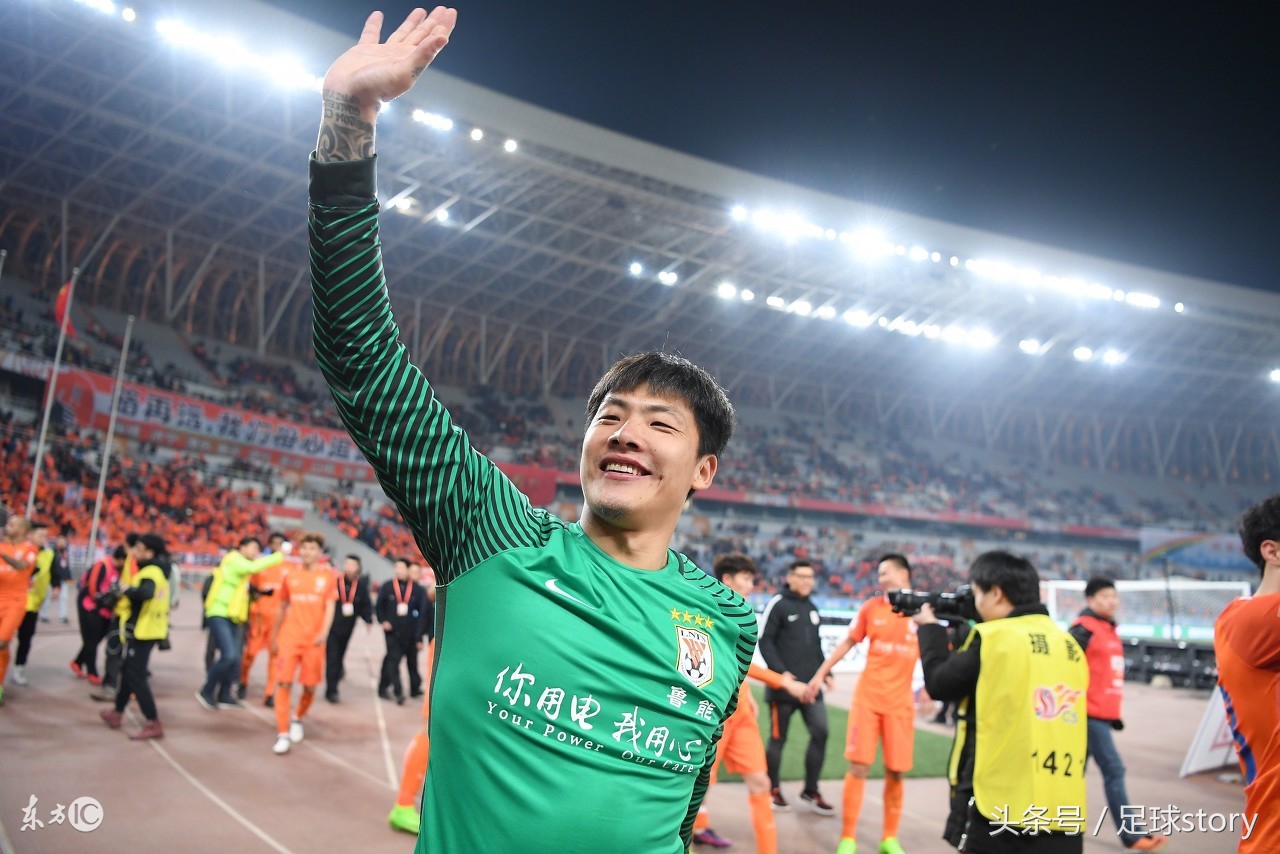 中国足球史上十大球王排名榜,中国十大足球球星