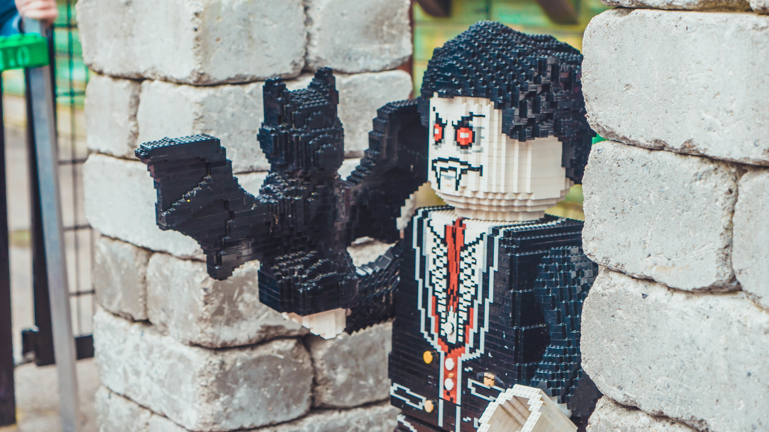 由8块积木拼成的小积木,超级巨型大的游乐场搭建