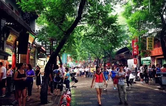 新乡必吃十大特点小吃步行街,舌尖上的古街美食街