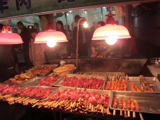 新乡必吃十大特点小吃步行街,舌尖上的古街美食街