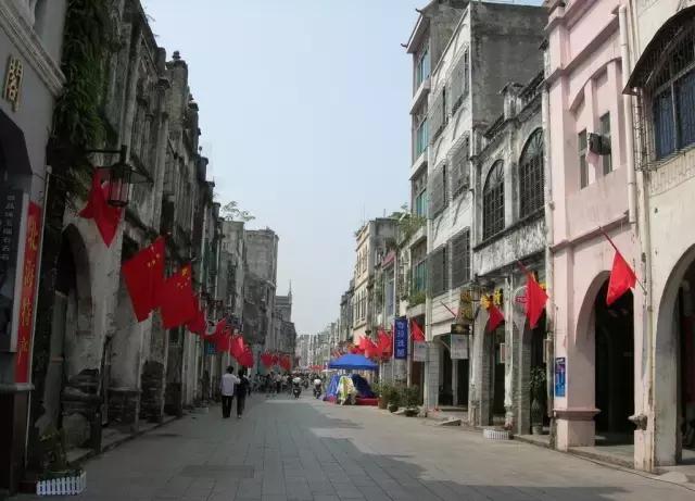 新乡必吃十大特点小吃步行街,舌尖上的古街美食街