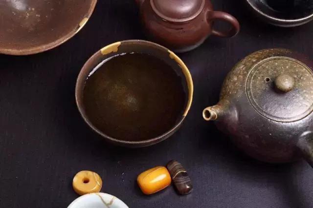 蜜蜡坏了怎么变废为宝,老蜜蜡摔坏了还有价值吗