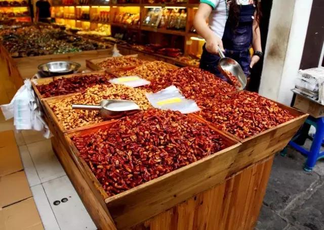 新乡必吃十大特点小吃步行街,舌尖上的古街美食街