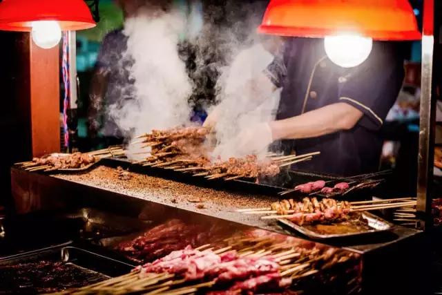 新乡必吃十大特点小吃步行街,舌尖上的古街美食街