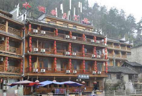 凤凰城沱江泛舟票价,悠然泛舟