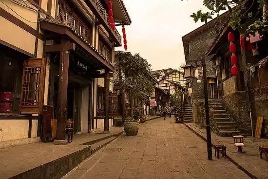 新乡必吃十大特点小吃步行街,舌尖上的古街美食街