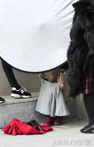 淘宝卖家秀试衣模特视频怎么拍的,淘宝卖家的模特都是自己拍的吗