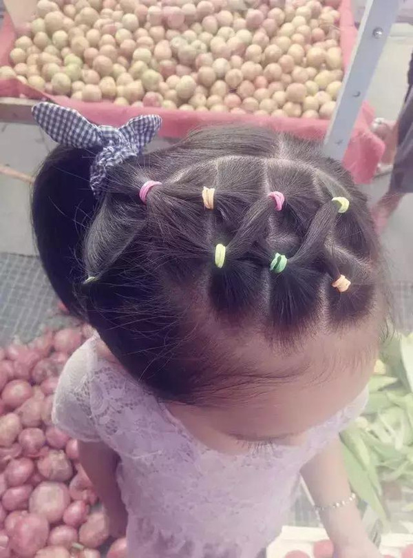 宝妈儿童编发之个性马尾辫编法,超级简单的儿童编发