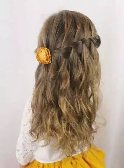 宝妈儿童编发之个性马尾辫编法,超级简单的儿童编发