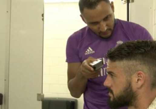 足球明星梅西在赛场上的绝技,梅西足球花式表演