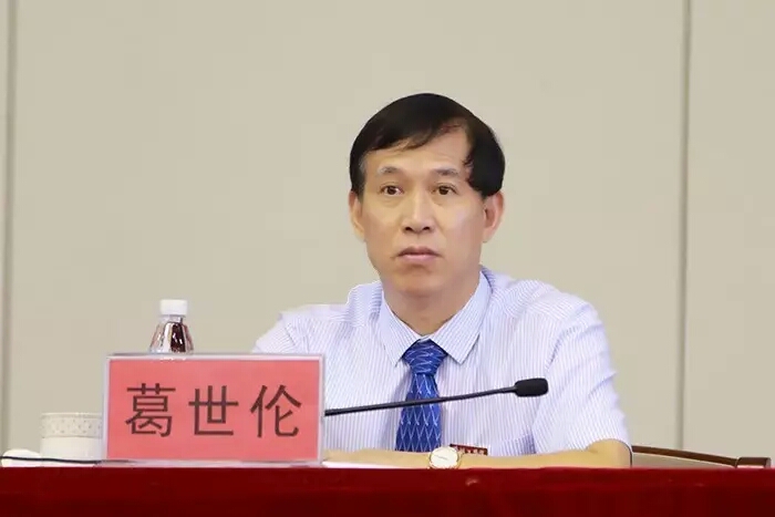 我校隆重举行新生典礼,新生入学仪式暨开学典礼