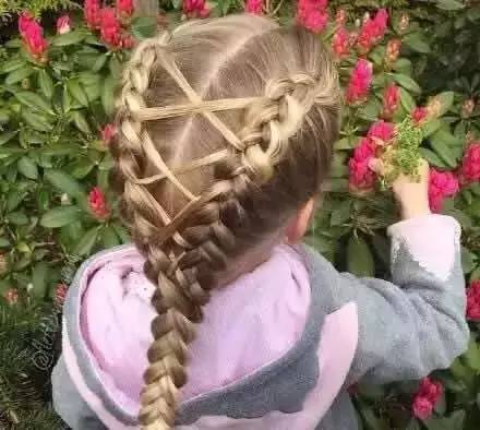 宝妈儿童编发之个性马尾辫编法,超级简单的儿童编发