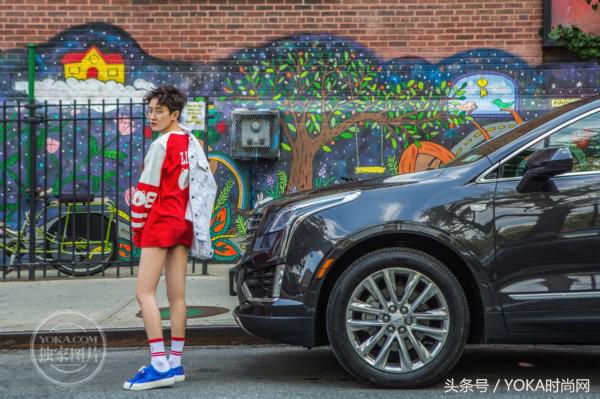 在路边拍照怎么摆姿势好看蹲着,在路边拍扭腰视频