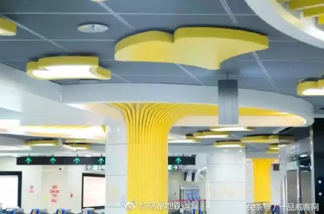 成都2015地铁广告,别人家的地铁