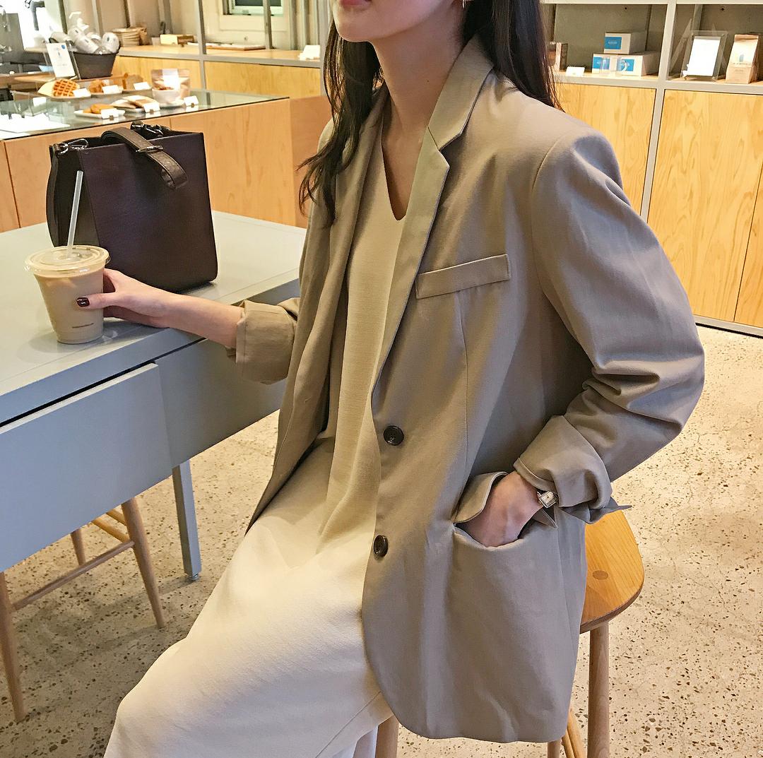 秋装搭配一整套休闲时尚减龄,有哪些秋装搭配实用又时髦的