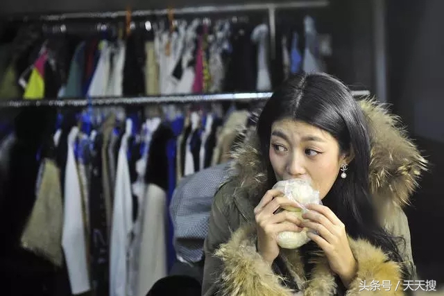 淘宝卖家秀试衣模特视频怎么拍的,淘宝卖家的模特都是自己拍的吗