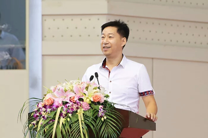 我校隆重举行新生典礼,新生入学仪式暨开学典礼