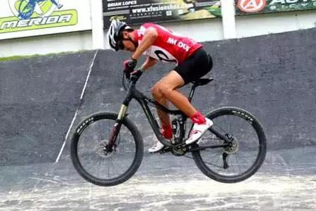 独特的骑行方式,各种骑行方式